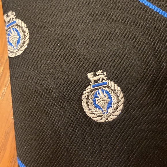 🎁 Vintage TOWNCRAFT for JC PENNEY’S men’s royal crest tie - Picture 8 of 8